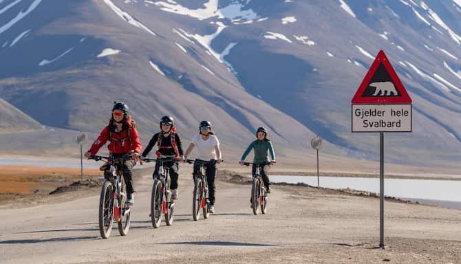 Blog images - 2025 - VOL.009 - Svalbard in Summer Destinations Sightseeing with electric bike HGR Foto Schibsted Partnerstudio