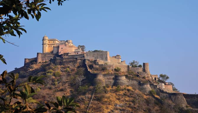 Blog images - 2025 - Kumbhalgarh Fort in Morning Light with clear sky Rajasthan India