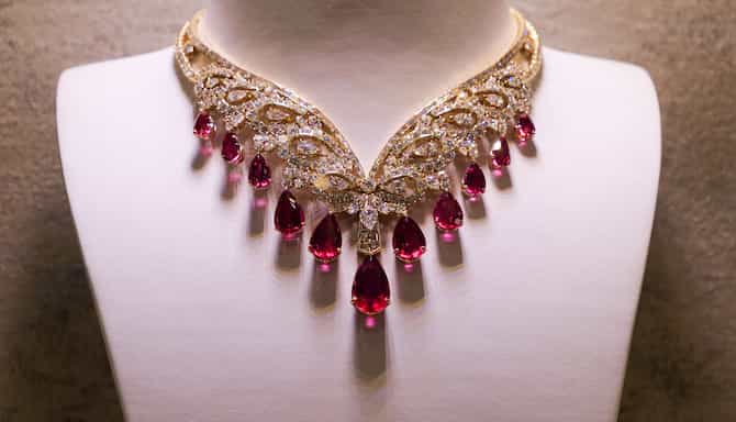 Blog images - 2025 - Diamond shops Dubai