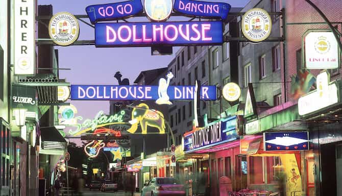 Blog images - 2025 - What to Visit in Hamburg Destintion Reeperbahn at dusk Hamburg Germany