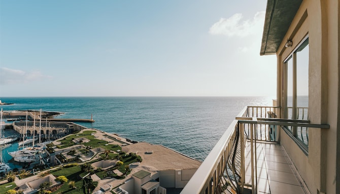 Cavalieri Hotel Malta, a member of Radisson Individuals - Standard Room - Marina View