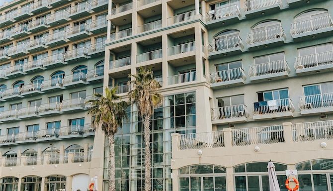 Cavalieri Hotel Malta, a member of Radisson Individuals - Pool