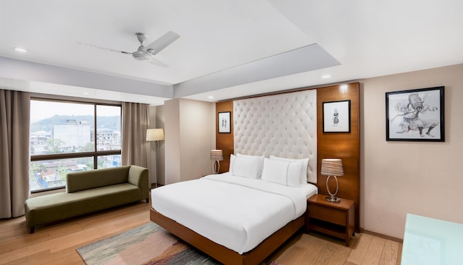 Classic Grande Imphal, a member of Radisson Individuals - Presidential Suite Bedroom