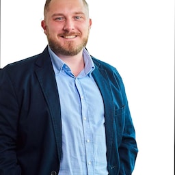 Corporate - The Club Revenue Management - Lovro Macan white background