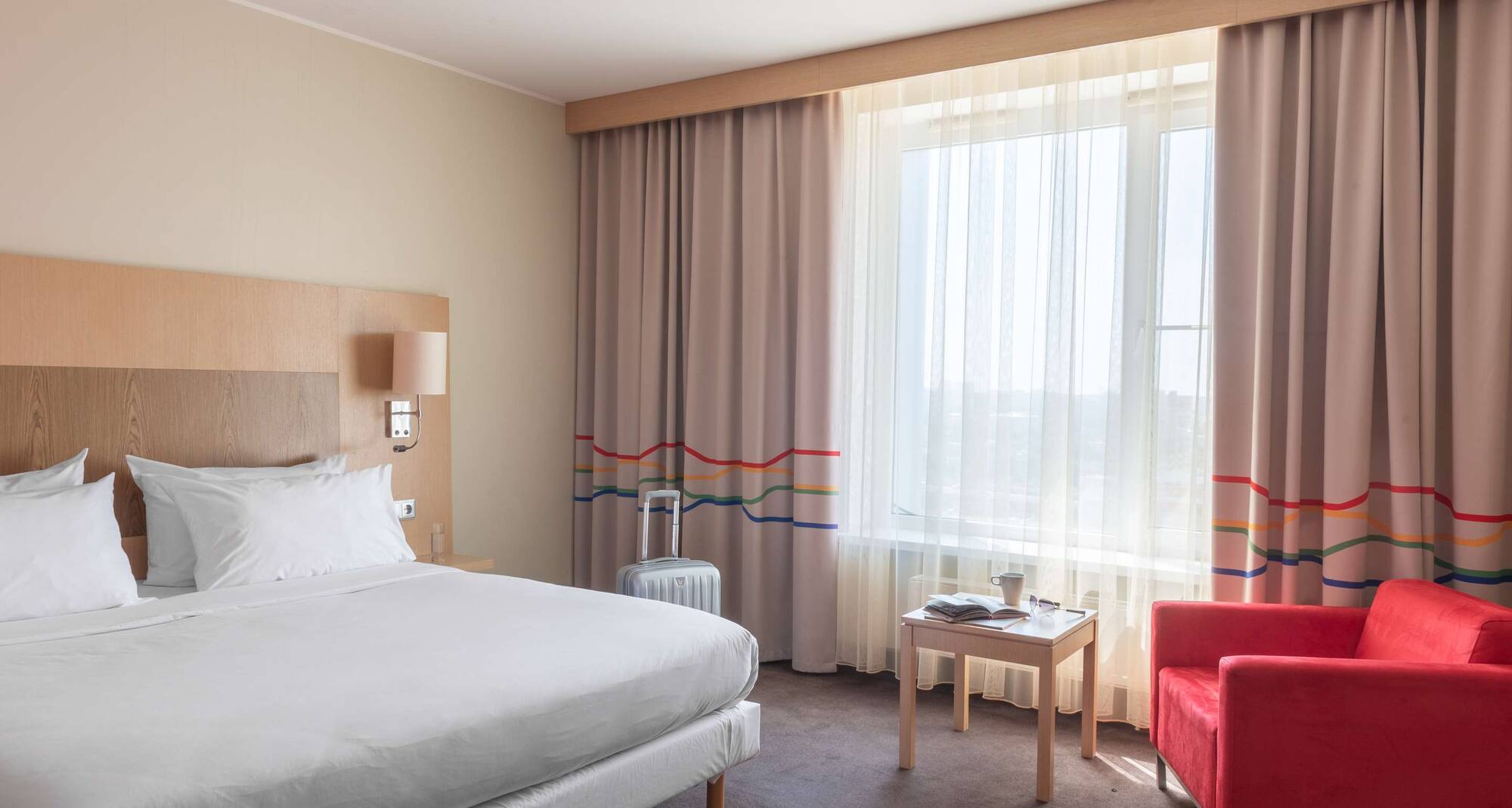 Cosmos Astrakhan Hotel, a member of Radisson Individuals - номер Business Class и номер Standard