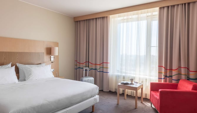 Cosmos Astrakhan Hotel, a member of Radisson Individuals - номер Business Class и номер Standard