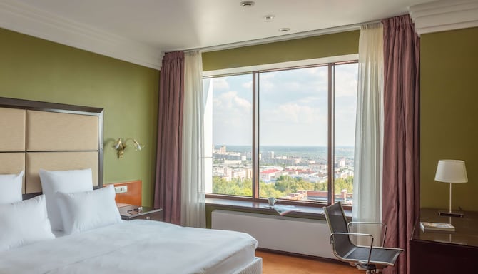 Cosmos Izhevsk Hotel, a member of Radisson Individuals - Tchaikovsky Suite & One Bedroom Suite