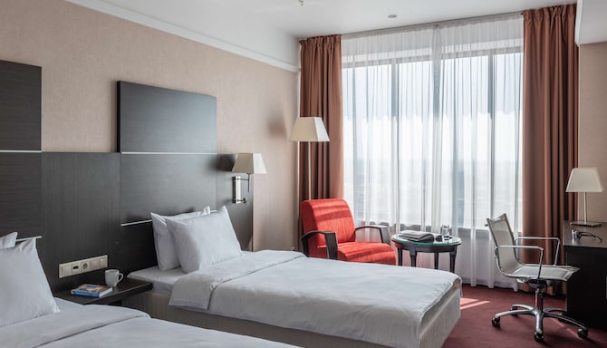 Cosmos Izhevsk Hotel, a member of Radisson Individuals - Standard Room with twin beds