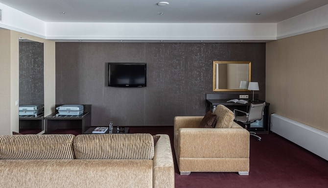 Cosmos Izhevsk Hotel, a member of Radisson Individuals - Junior Suite