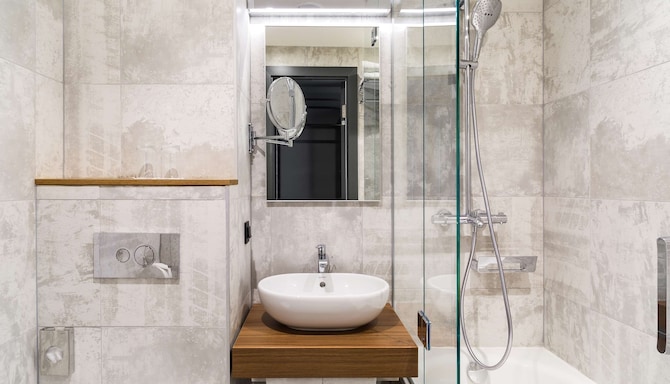 Park Inn by Radisson, Sheremetyevo Airport Moscow - Superior Room bath