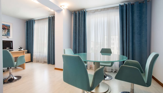 Cosmos Murmansk Hotel, a member of Radisson Individuals - Presidential Suite