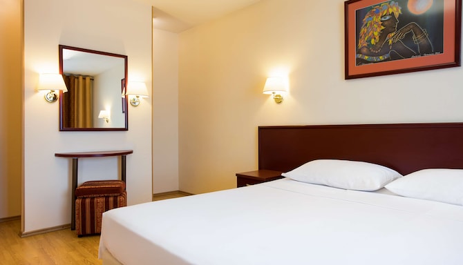 Cosmos Murmansk Hotel, a member of Radisson Individuals - Junior Suite