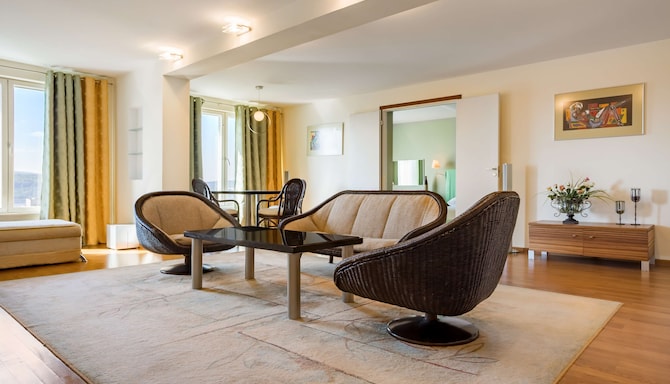Cosmos Murmansk Hotel, a member of Radisson Individuals - Presidential Suite
