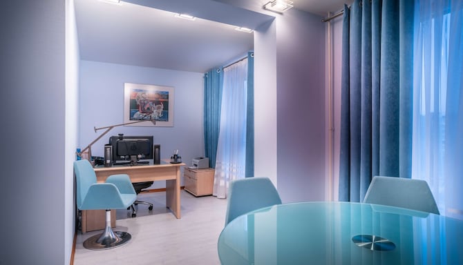 Cosmos Murmansk Hotel, a member of Radisson Individuals - Presidential suite office space