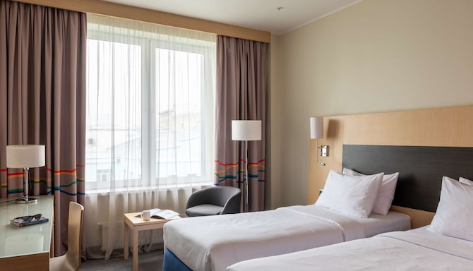 Cosmos Novosibirsk Hotel, a member of Radisson Individuals - Standard Room twin beds