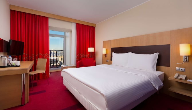 Park Inn by Radisson, Nevsky St Petersburg - Superior Room - City View & Balcony