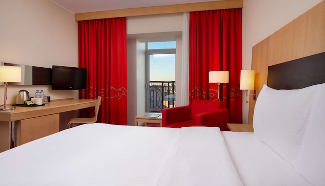 Park Inn by Radisson, Nevsky St Petersburg - Superior Room - City View & Balcony
