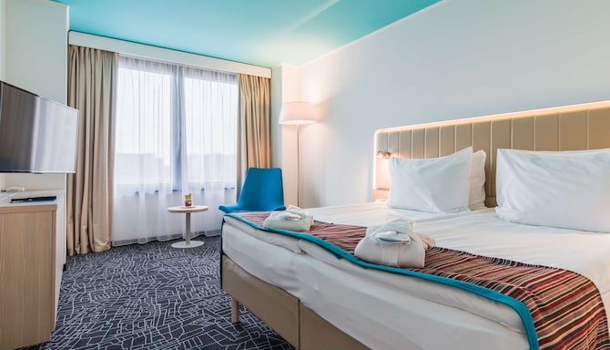 Cosmos Saint-Petersburg Pribaltiyskaya Hotel, a member of Radisson Individuals - Superior Room