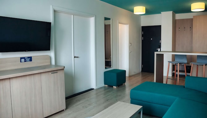 Park Inn by Radisson Pribaltiyskaya Hotel & Congress Center - диван-кровать в номере