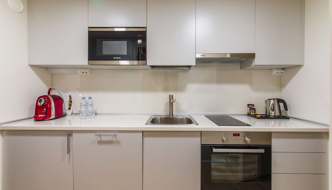 Park Inn by Radisson, Pribaltiyskaya St Petersburg - кухня в люксе Duplex