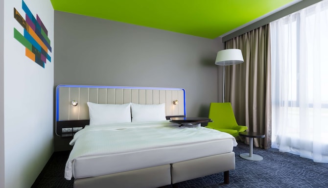 Park Inn by Radisson Pulkovo Airport St. Petersburg - Suite - Runway View