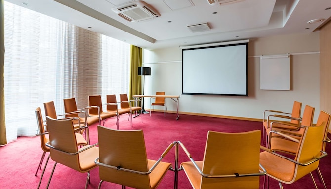 Meeting Room 7