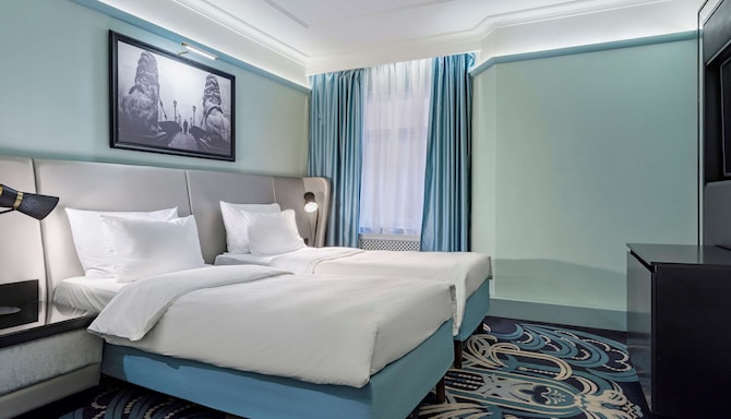 Radisson Royal Hotel, St. Petersburg - Superior Room twin beds