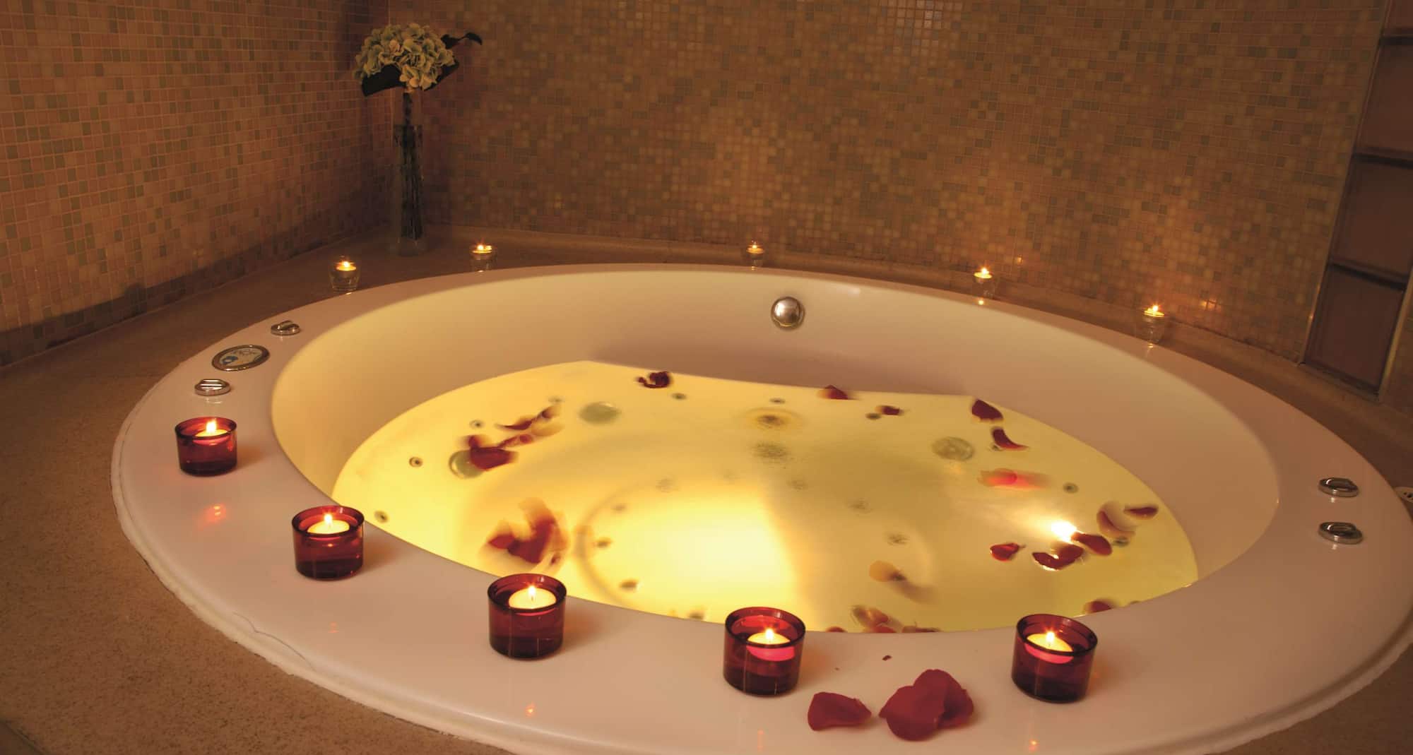 Radisson Royal Hotel, St. Petersburg - Jacuzzi