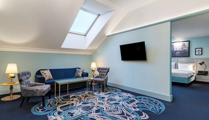 Radisson Royal Hotel, St. Petersburg - Moscow Suite - Wohnbereich