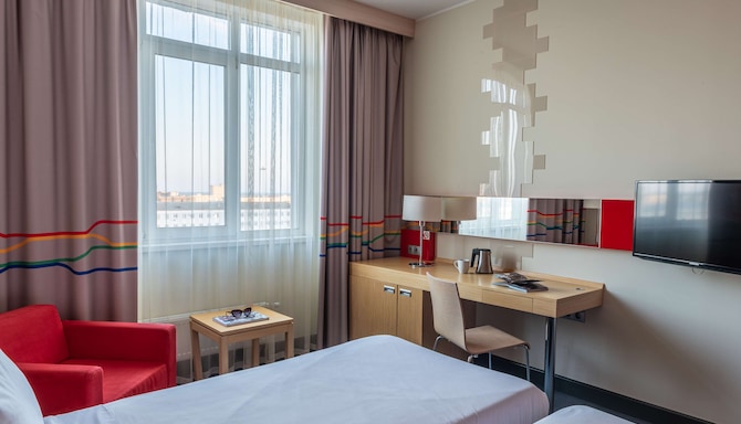 Cosmos Volgograd Hotel, a member of Radisson Individuals - Standard Room twin beds