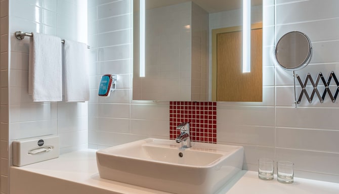 Cosmos Volgograd Hotel, a member of Radisson Individuals - Suite bathroom