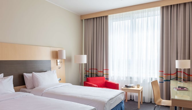 Cosmos Yaroslavl Hotel, a member of Radisson Individuals - Standard Room & Superior Room twin beds