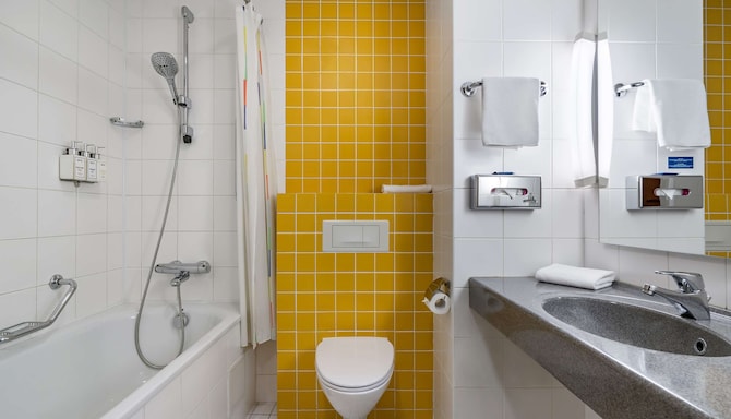 Park Inn by Radisson, Ekaterinburg - ванная комната в номере Standard