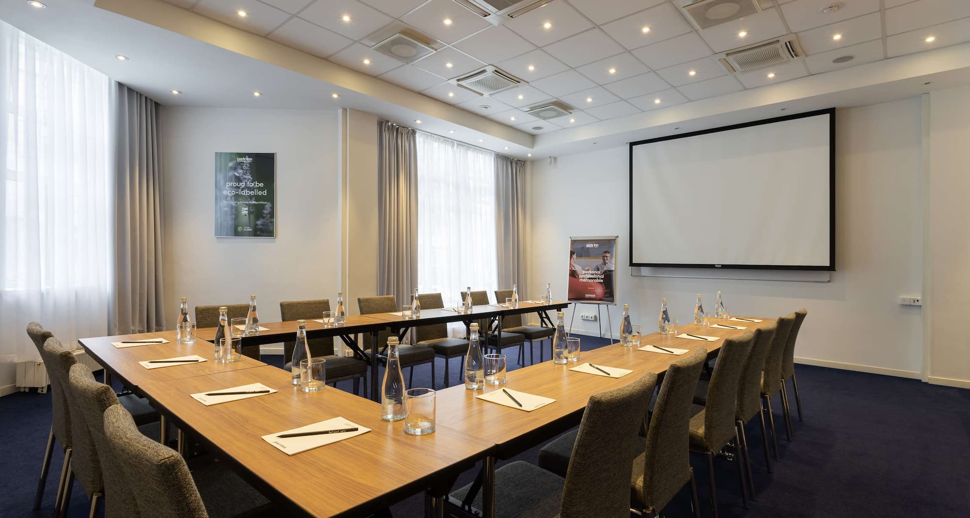 Park Inn by Radisson, Ekaterinburg - Sonata 1 U-shape set up