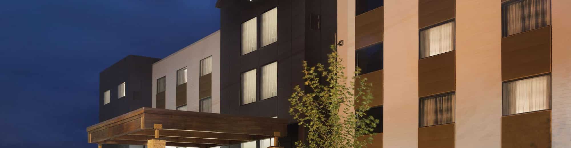 Country Inn and Suites – exterior at dusk