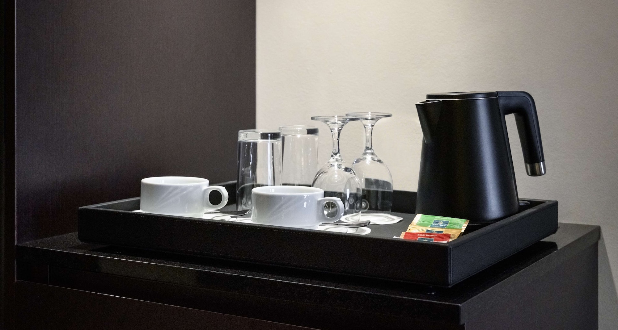 Country Inn & Suites by Radisson, Bengaluru Hebbal Road - Tea station in guest room