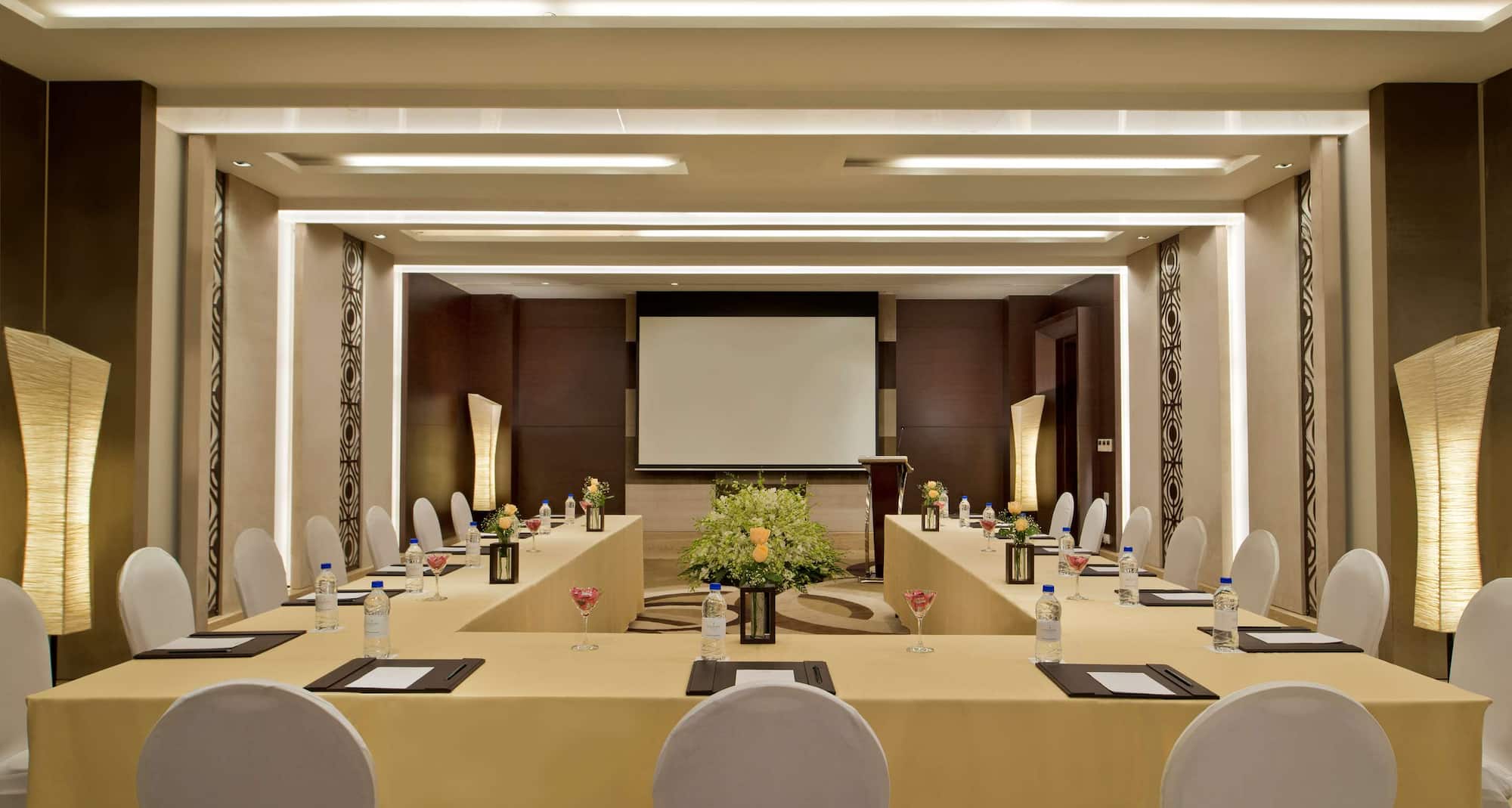 Country Inn and Suites by Radisson, Bengaluru Hebbal Road - Senate Banquet Hall (U-Shape Setup)