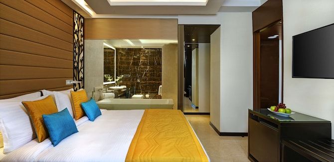 Country Inn & Suites by Radisson, Bengaluru Hebbal Road - Suite Bedroom