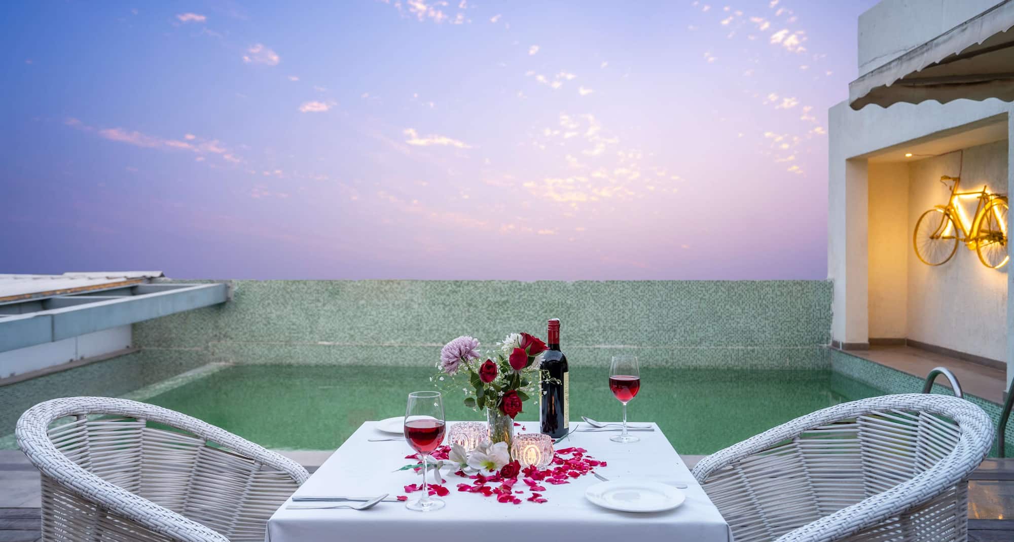 Country Inn & Suites by Radisson, Bhiwadi - Rooftop Romantic Dinner Poolside