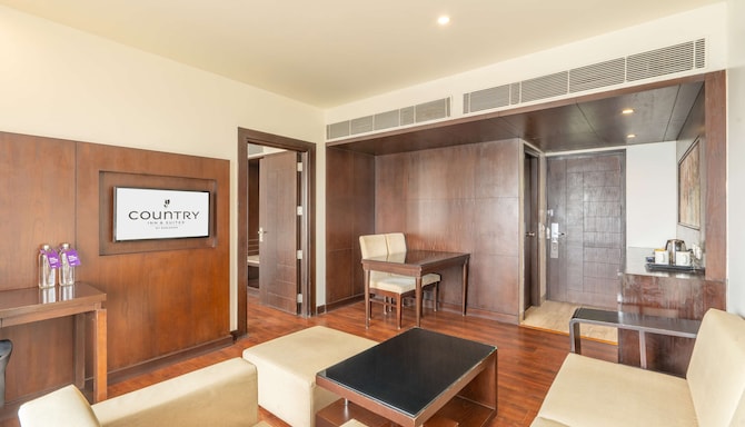 Country Inn & Suites by Radisson, Bhiwadi - Suite Living Room Detail
