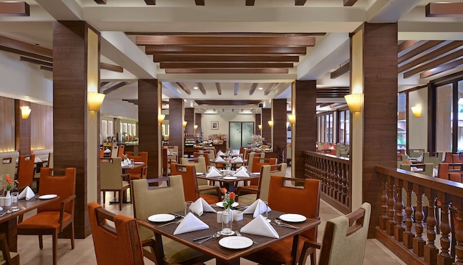 Country Inn & Suites by Radisson, Goa Candolim - Mosaic Restaurant
