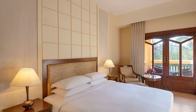 Country Inn & Suites by Radisson, Goa Candolim - Suite Bedroom