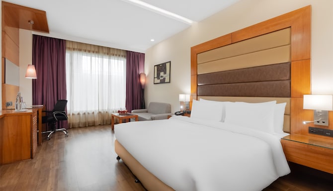 Country Inn & Suites by Radisson, Gurgaon Sector 12 - Standard King Room