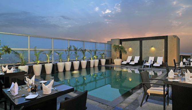 Country Inn & Suites by Radisson, Gurgaon Sector 12 - Pool