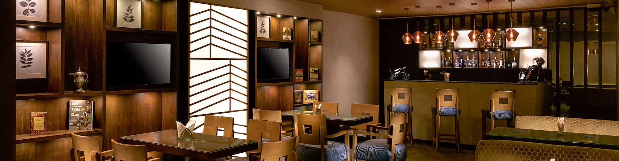 Country Inn & Suites by Radisson, Jammu - Aabshaar Bar