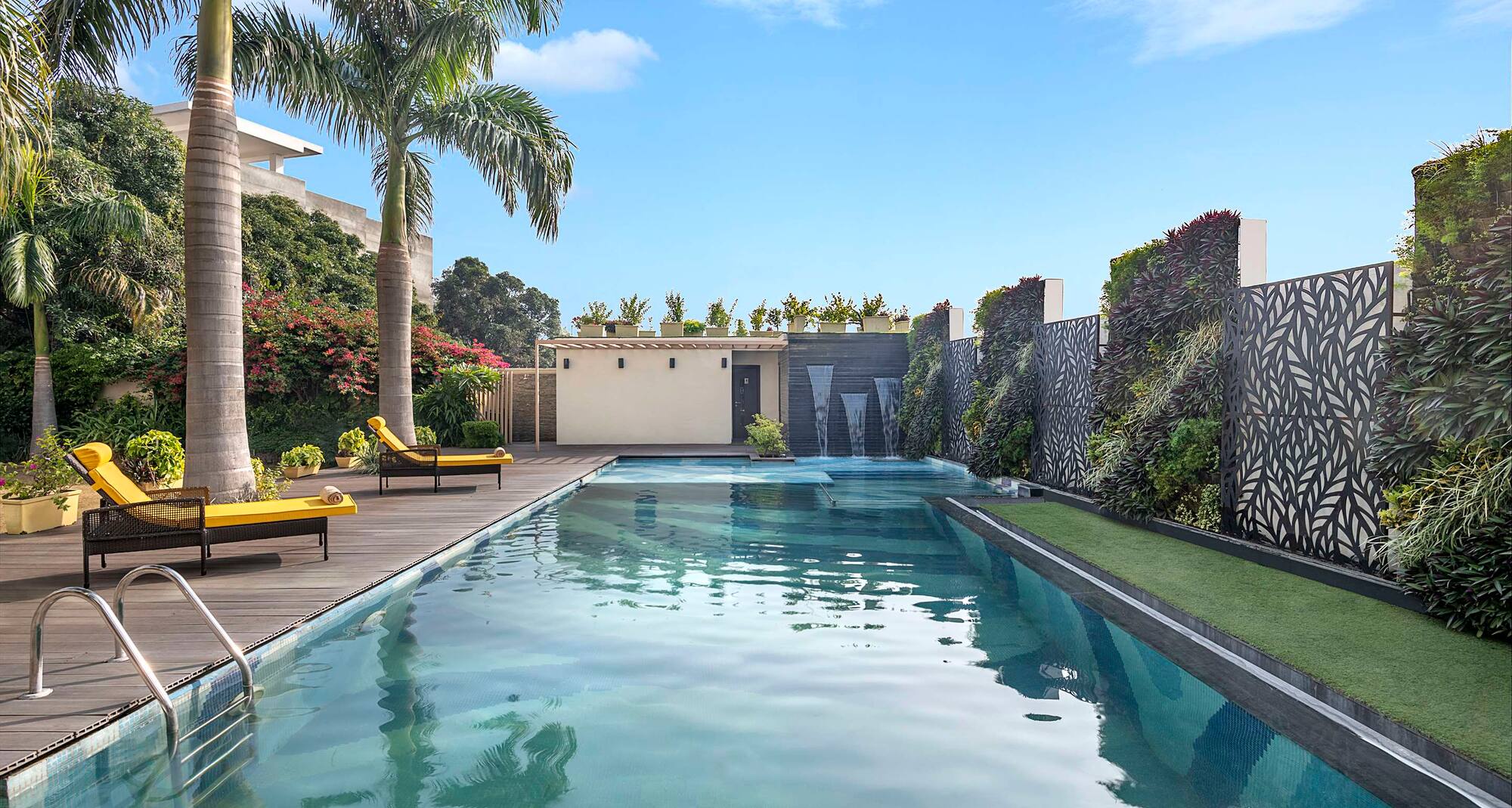 Country Inn and Suites by Radisson, Jammu - Swimming Pool