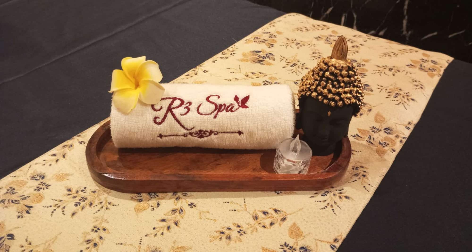 Country Inn and Suites by Radisson, Jammu  - Spa Massage Bed