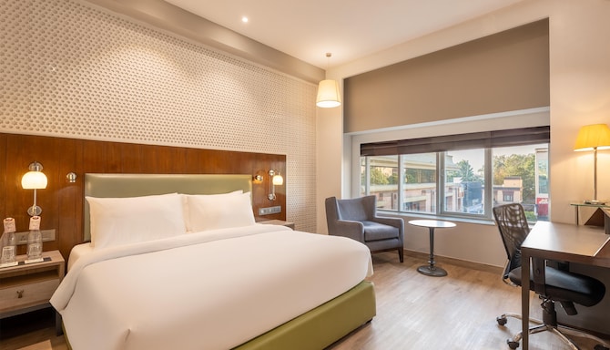 Country Inn & Suites by Radisson, Jammu - Suite Room