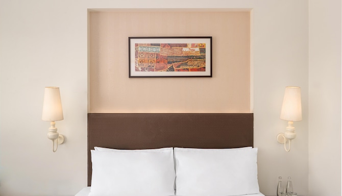 Country Inn & Suites By Radisson, Kota - Superior King Room