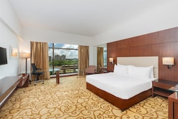 Country Inn and Suites By Radisson, Sahibabad - Executive Bedroom